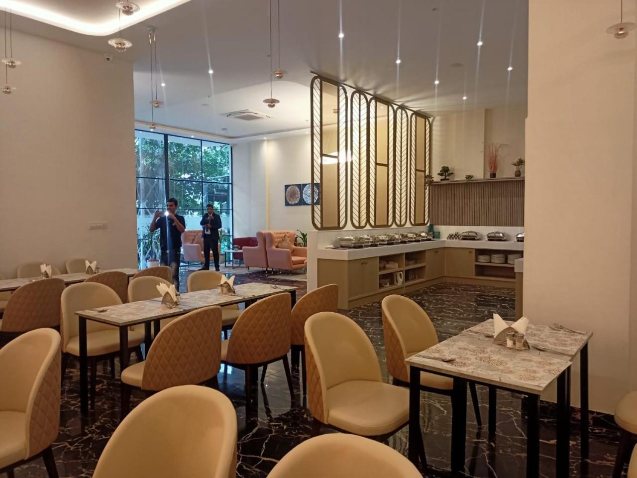 Grand Continent Hotel Gachibowli Near Us Consulate Exterior photo
