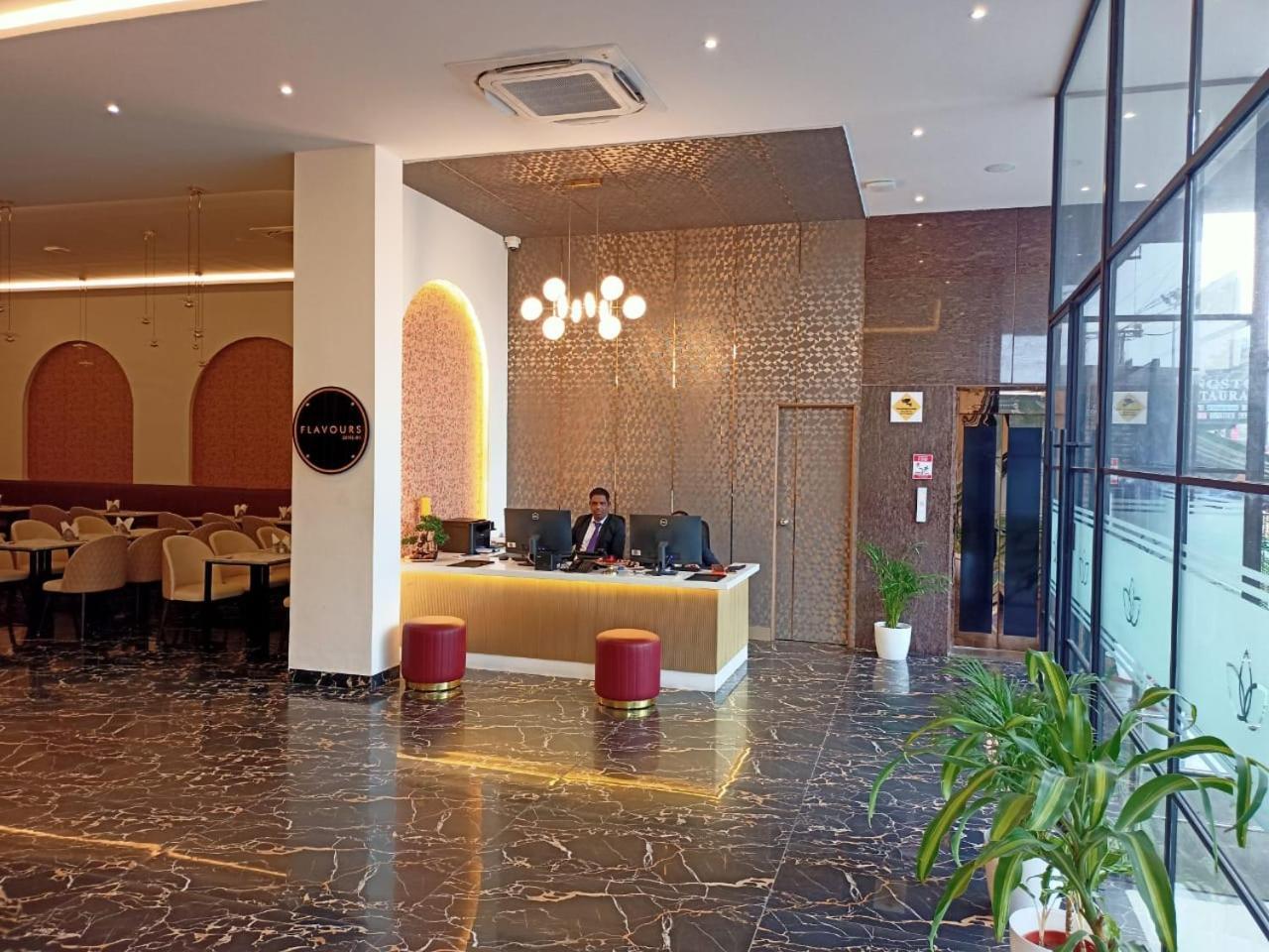 Grand Continent Hotel Gachibowli Near Us Consulate Exterior photo